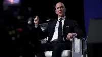 Tỷ phú Jeff Bezos giữ vị trí là người giàu nhất thế giới
