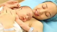 1 giờ sau khi sinh con, cơ thể người mẹ có 5 thay đổi lớn, đặc biệt là sinh con lần đầu