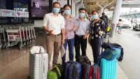 Bác sĩ bệnh viện Chợ Rẫy hỗ trợ Lào chống dịch COVID-19