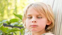 Bệnh nháy mắt ở trẻ em: Nguyên nhân và hướng điều trị cho trẻ
