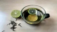 Lợi ích bất ngờ khi uống trà xanh với chanh