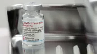 Người thứ 3 chết sau tiêm vắc xin Moderna chứa tạp chất, Bộ Y tế Nhật nói gì?