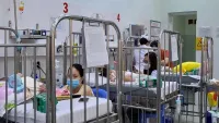 Phòng cấp cứu ở TP.HCM kín trẻ mắc bệnh hô hấp