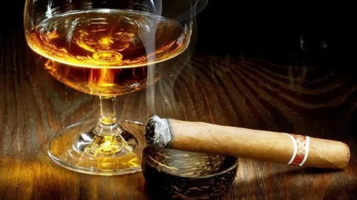 Chuyên gia Nhật cảnh báo rượu, thuốc lá khiến nam giới có nguy cơ ung thư cao